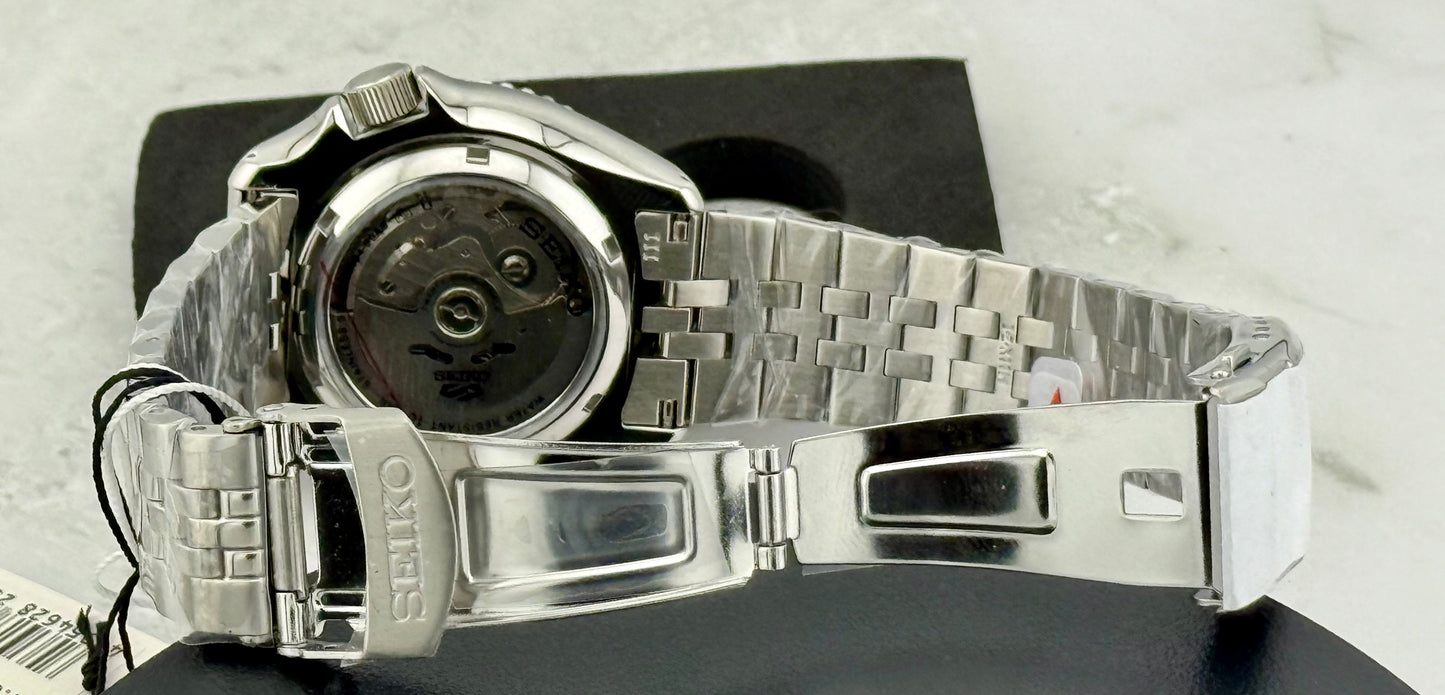 New Full-Set Seiko 5 Sports SSK033K1 42.5mm “A.K.A White Cloud” Automatic GMT