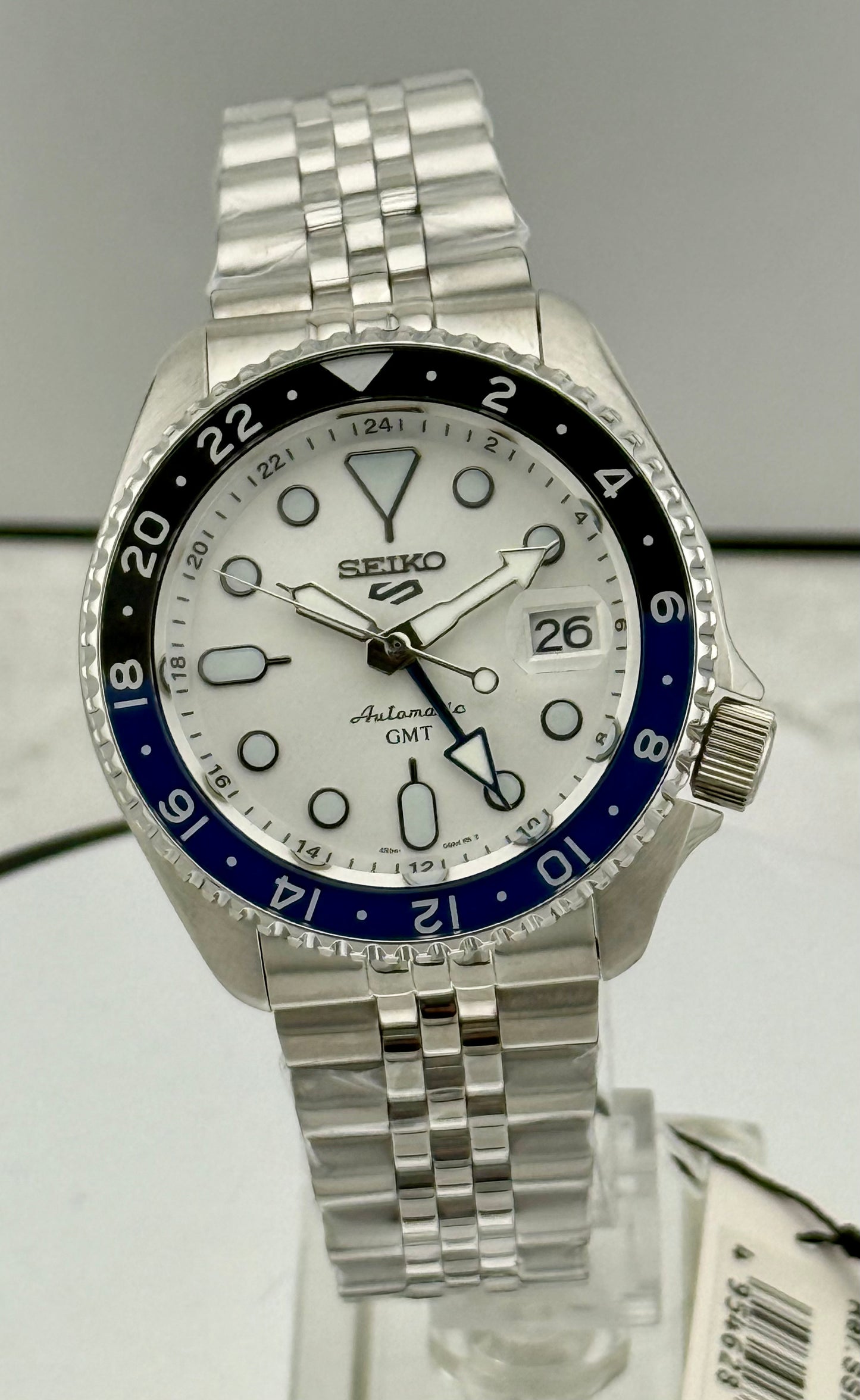 New Full-Set Seiko 5 Sports SSK033K1 42.5mm “A.K.A White Cloud” Automatic GMT