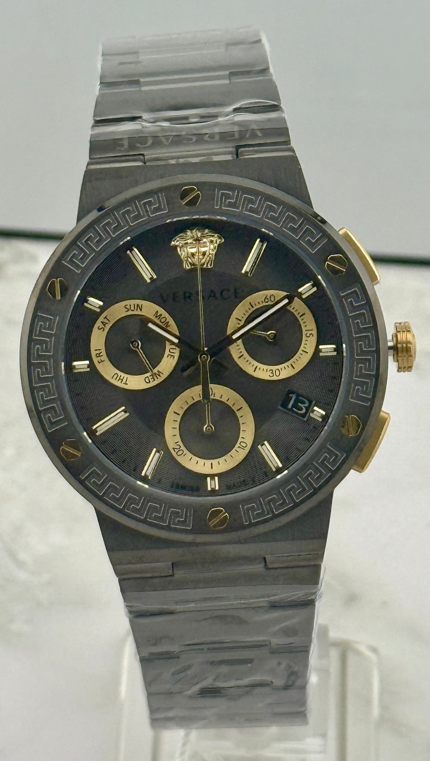 New Full-Set Versace Greca Logo Chronograph Quartz Grey Dial Men's Watch