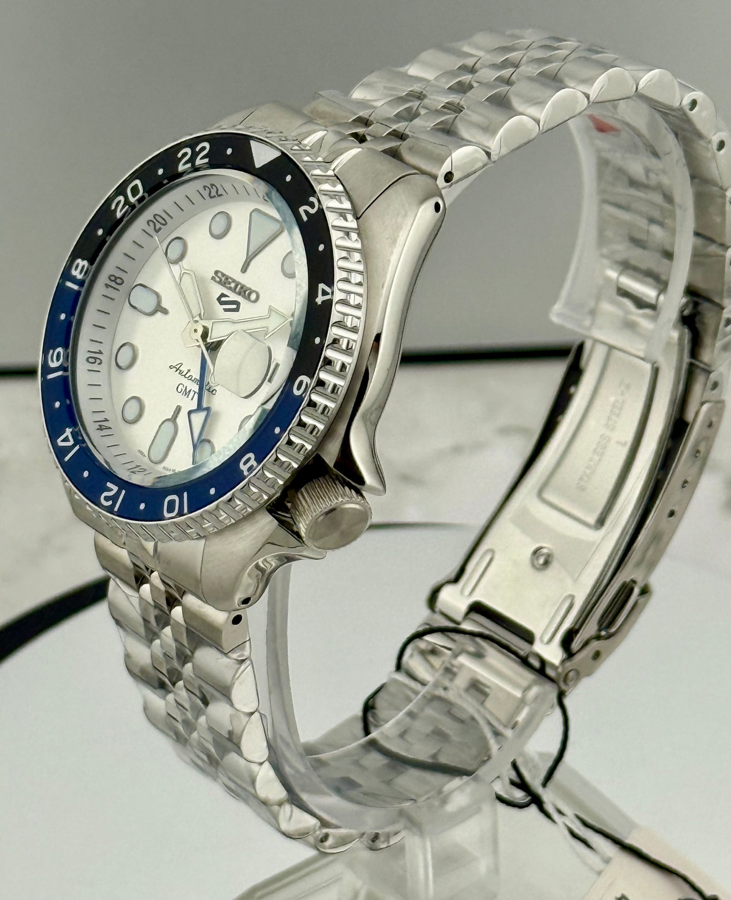New Full-Set Seiko 5 Sports SSK033K1 42.5mm  “A.K.A White Cloud” Automatic GMT