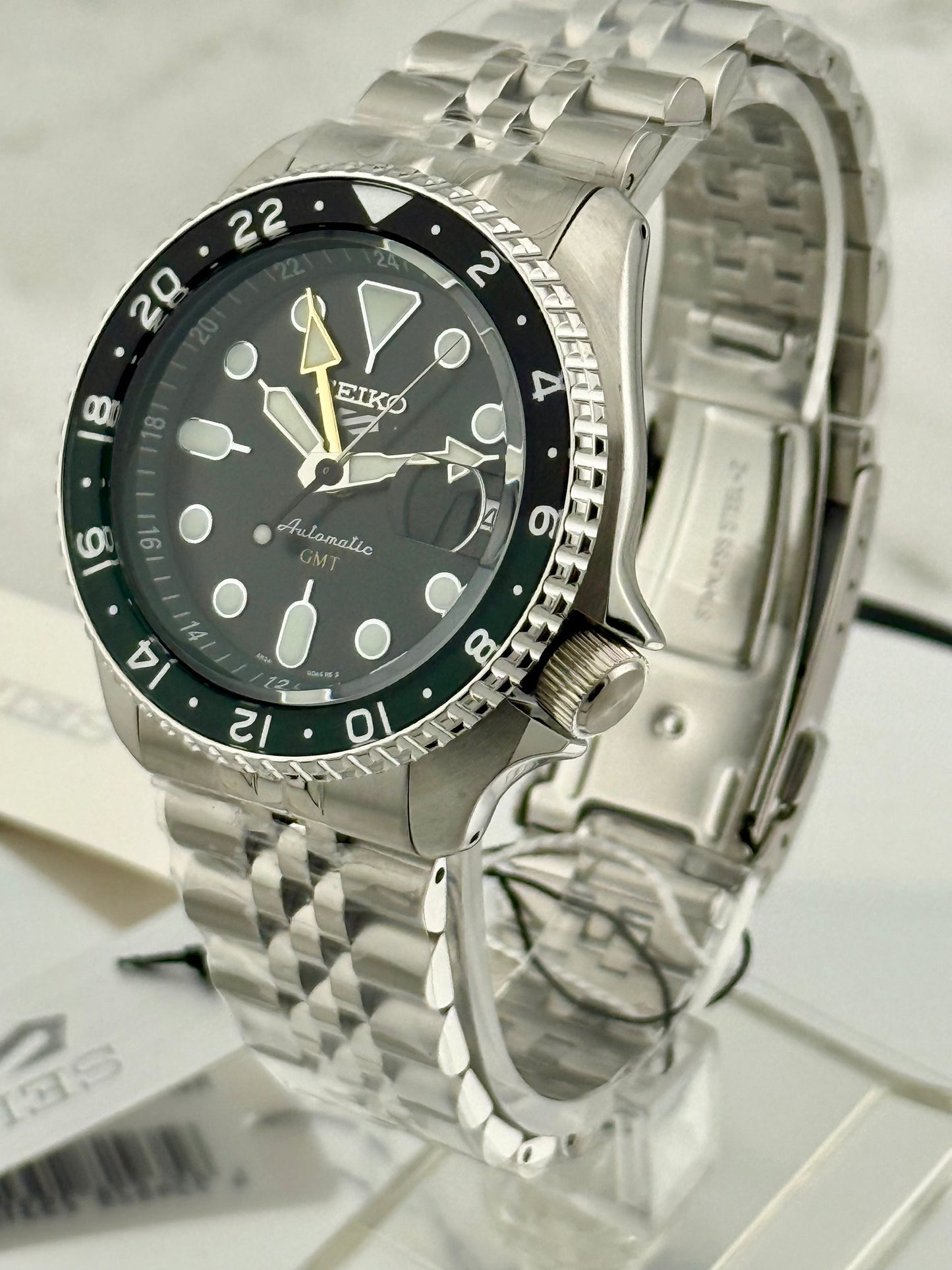 New Full-Set SSK035K1 Seiko 5 Sports GMT 42.5mm  “A.K.A Sprite” Automatic