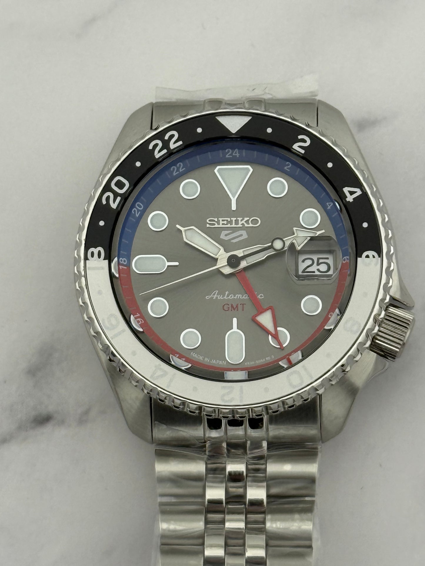 New Full-Set Seiko 5 SportsSSK019 GMT "A.K.A Diet Pepsi" – Made in Japan 42.5mm