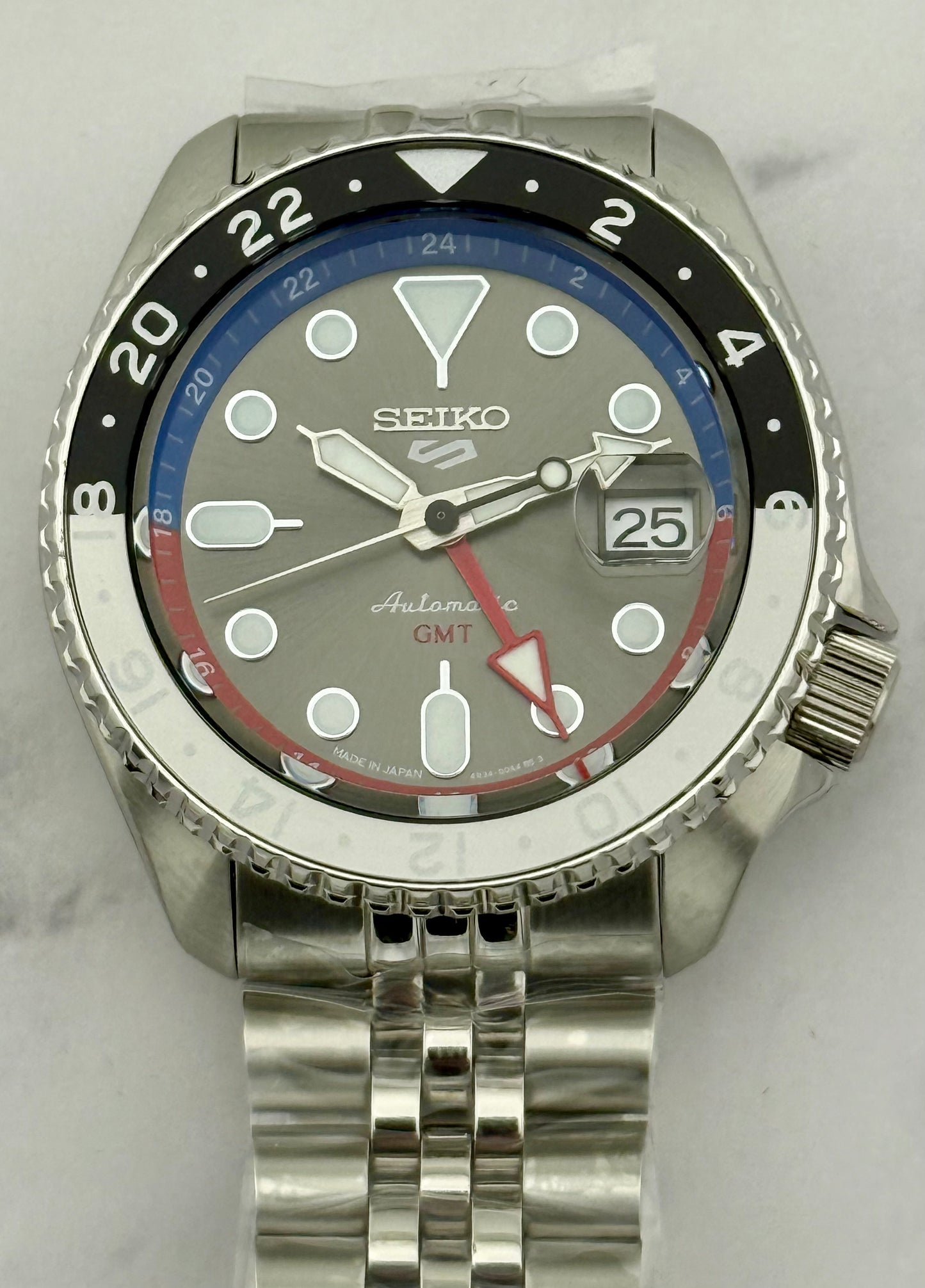 New Full-Set Seiko 5 SportsSSK019 GMT "A.K.A Diet Pepsi" – Made in Japan 42.5mm