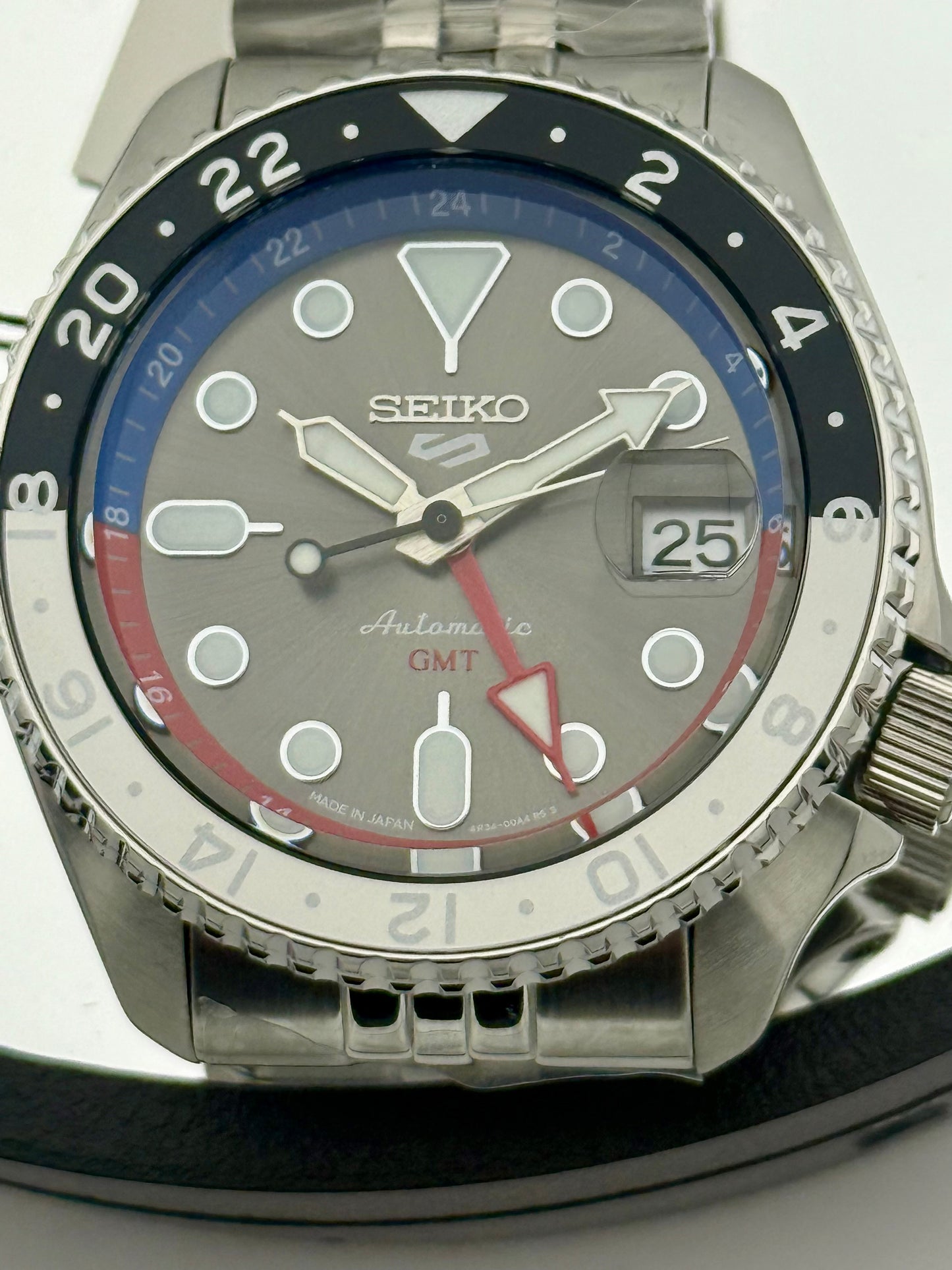 New Full-Set Seiko 5 SportsSSK019 GMT "A.K.A Diet Pepsi" – Made in Japan 42.5mm
