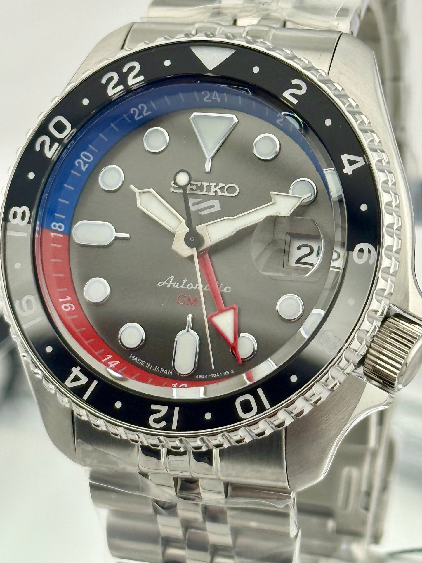 New Full-Set Seiko 5 SportsSSK019 GMT "A.K.A Diet Pepsi" – Made in Japan 42.5mm