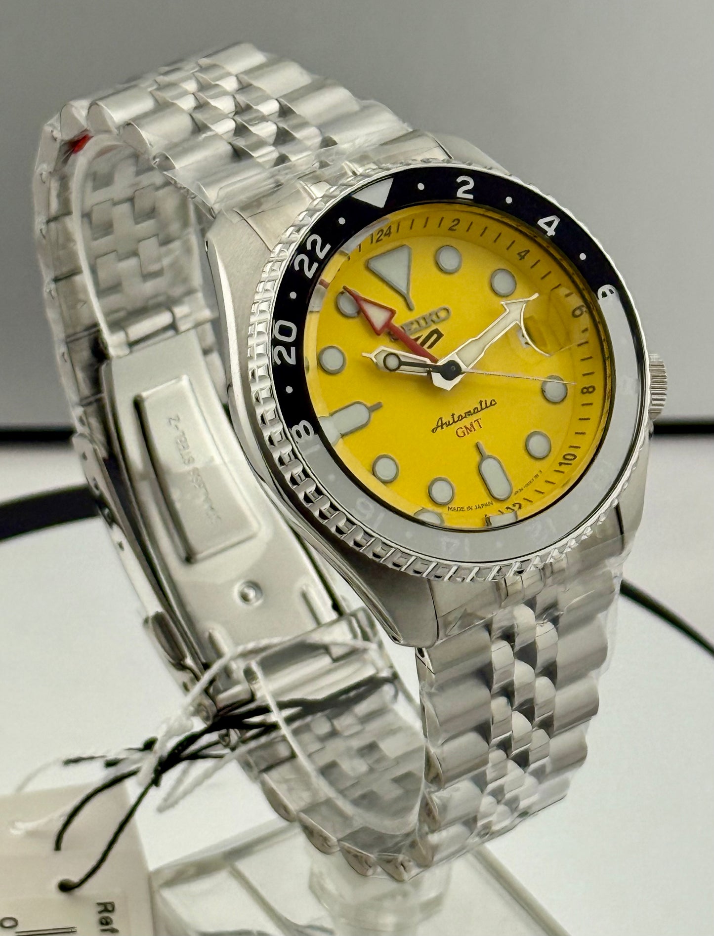 New Full-Set Seiko 5 Sports SKX GMT SSK017 Yellow Dial Bruce Wayne Bezel