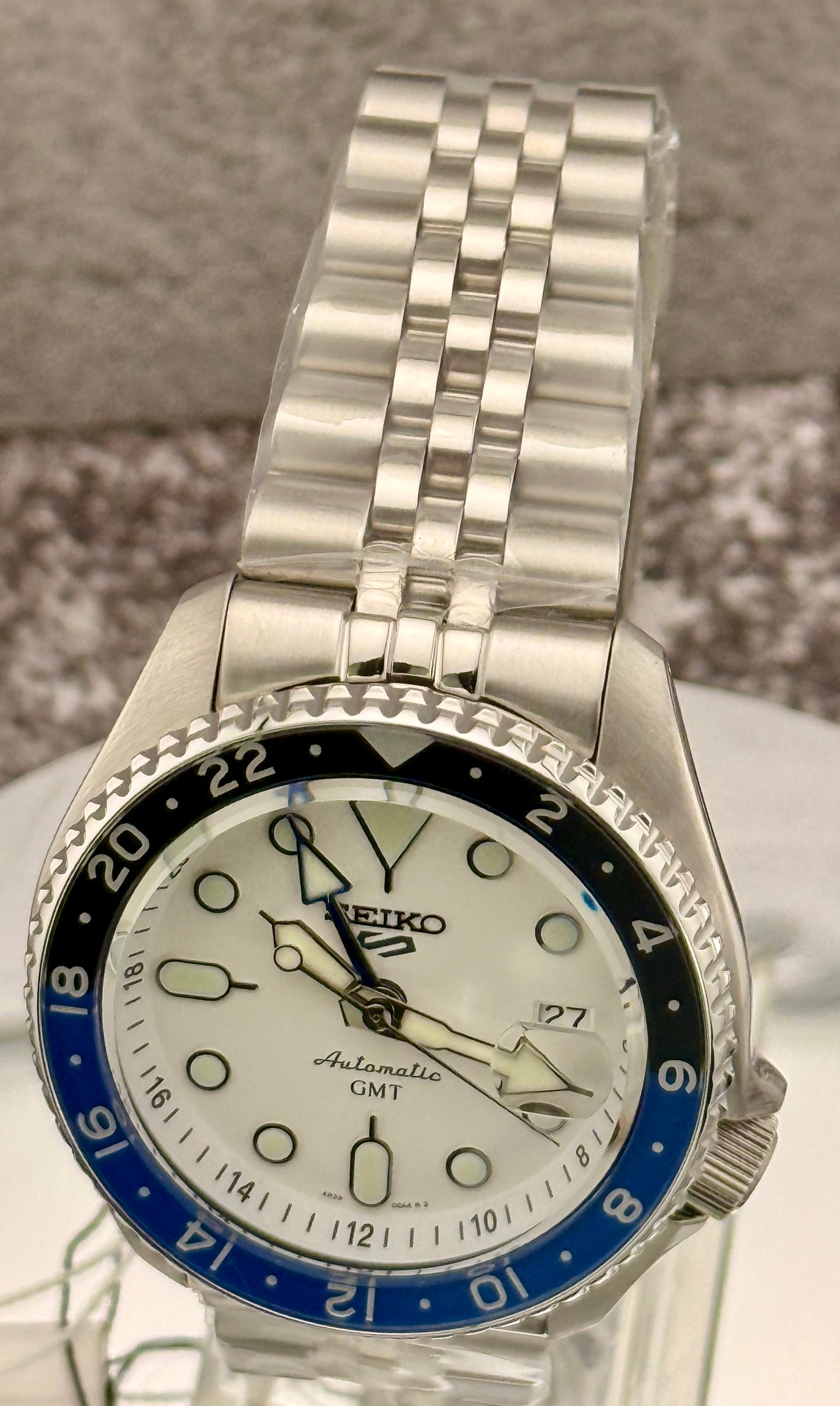 New Full-Set Seiko 5 Sports SSK033K1 42.5mm  “A.K.A White Cloud” Automatic GMT