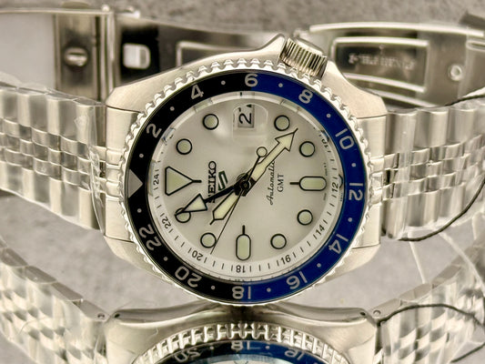 New Full-Set Seiko 5 Sports SSK033K1 42.5mm  “A.K.A White Cloud” Automatic GMT